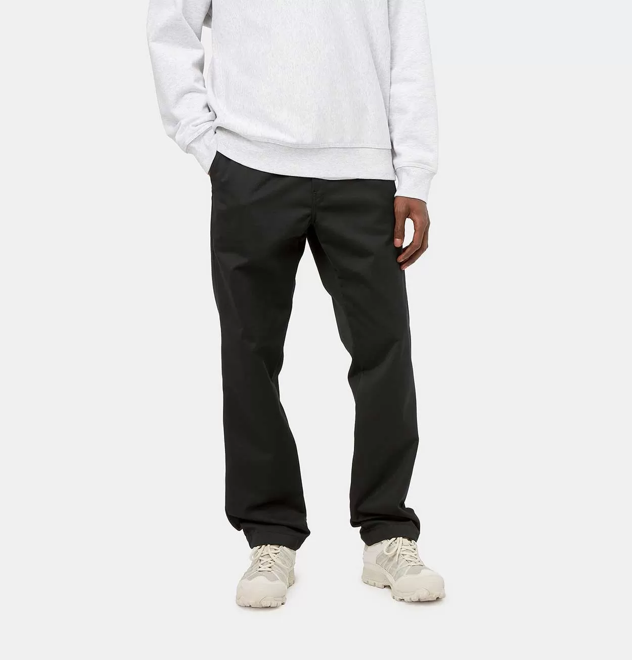 Carhartt WIP Master Pant in Black Rinsed