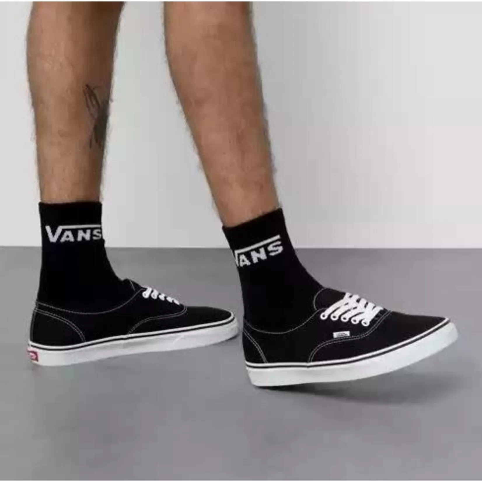 VANS UNISEX CLASSIC HALF CREW BLACK SOCKS (3 PAIRS)