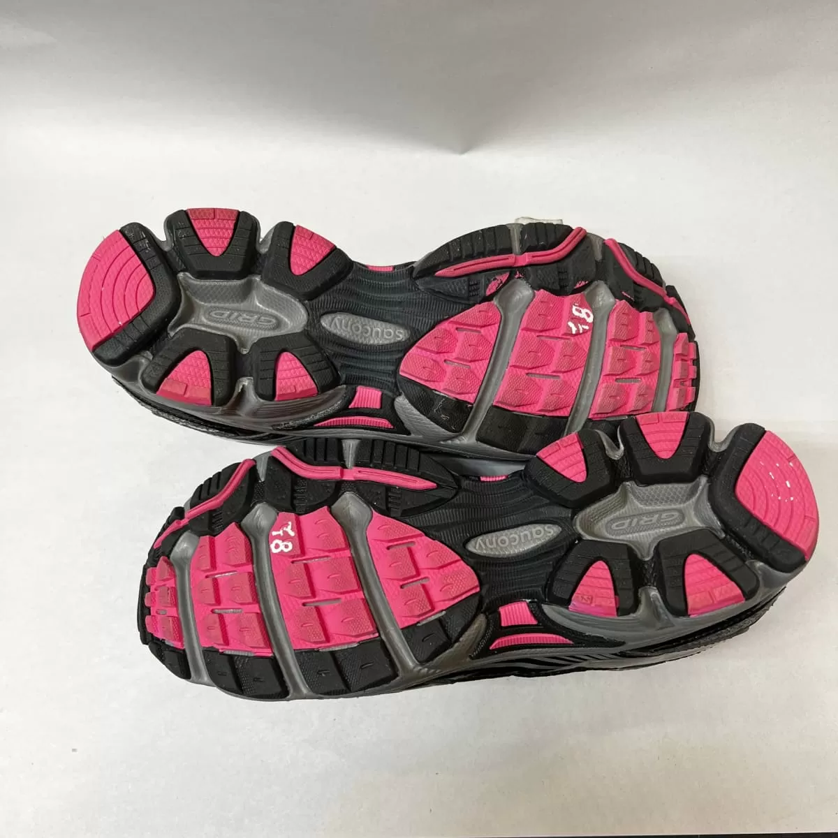 Women's Saucony Cohesion 5 Running Shoe  Black/Pink/Silver  Size 8.5M - Preowned